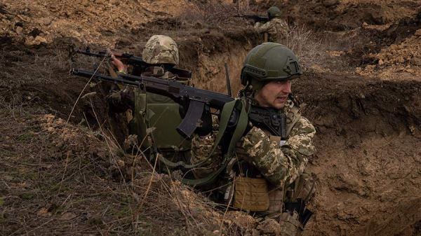 Зеленский признал сложность положения ВСУ в Красноармейске и рядом с ним