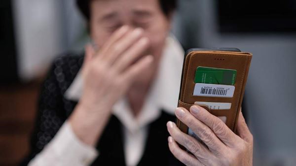 Омская пенсионерка передала мошенникам 74 млн рублей в золотых слитках и монетах