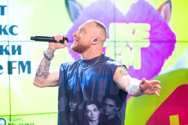 Леша Свик спел «Без тебя» в новом шоу Like FM