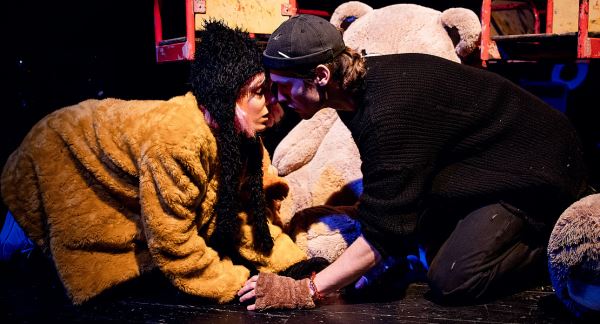 В Санкт-Петербурге играют подростковую историю о любви и утрате