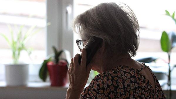 В Санкт-Петербурге пенсионерка отдала мошенникам 1,3 млн рублей