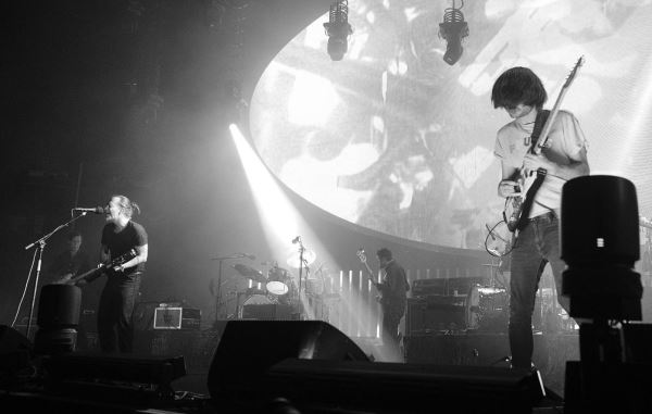 Том Йорк и Джонни Гринвуд из Radiohead в Мэдисон Сквер Гарден 10 июля 2018 года в Нью-Йорке