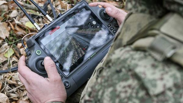 Операторы БПЛА показали работу центра по производству дронов в зоне СВО