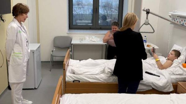 Врачи Центра Рошаля стабилизировали пострадавшего при ударе БПЛА мальчика