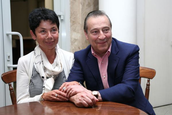 Жена Хазанова избавилась от недвижимости в России вслед за мужем