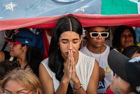 Президент Венесуэлы попросил у Путина ракеты и самолеты из-за угрозы США. Американские корабли уже подошли на расстояние удара