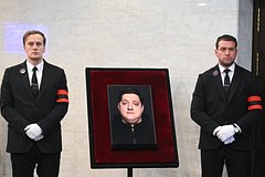 Мать Романа Попова произнесла трогательную речь на прощании с актером